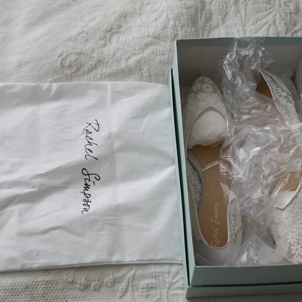 Rachel Simpson Flats - Picture 2 of 4